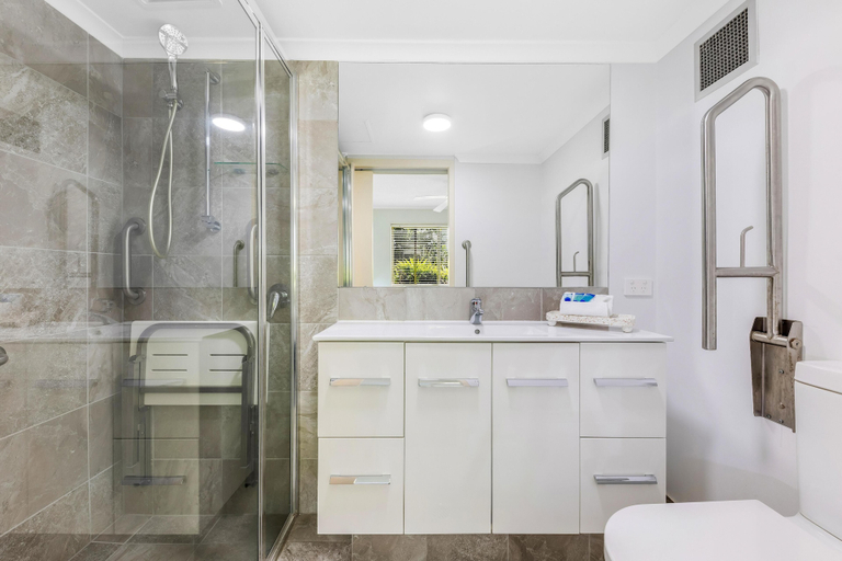 Bathroom 4, Kalua Holiday Apartments, Maroochy - Maroochydore
