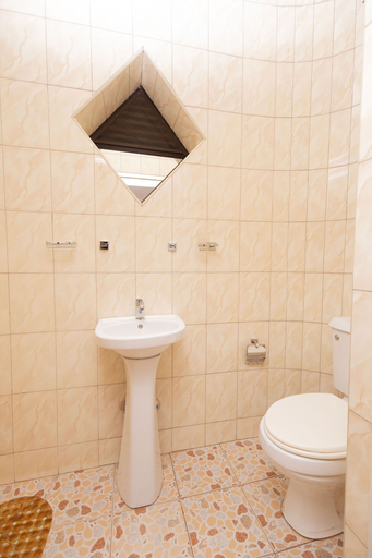 Bathroom, Grwadd Furnished Apartments, Kampala