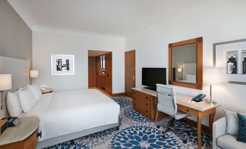 Bedroom 4, Hilton Dubai Jumeirah, Dubai
