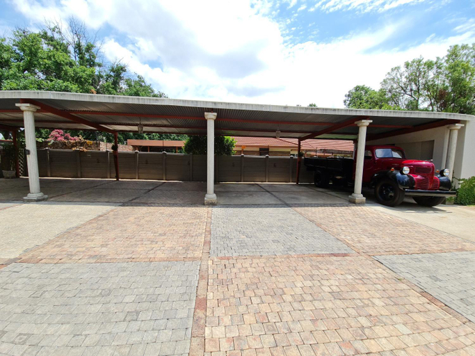 Others 2, Hill Manor Room 2 Self catering unit, Dr Kenneth Kaunda