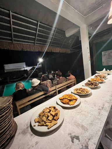 Food & Drinks 2, Tata Surf Hostels, Lombok