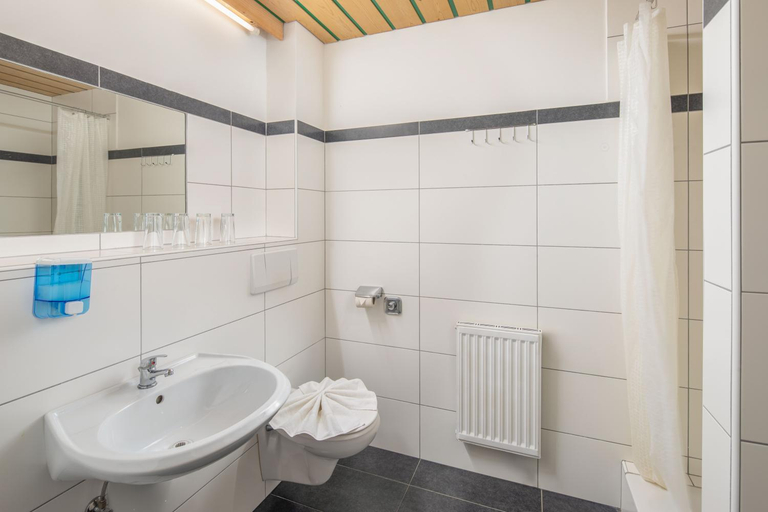 Bathroom 3, Sonnhof, Zell am See