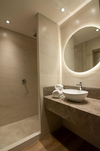 Bathroom 3, Bahía Redonda Hotel, Lago Argentino