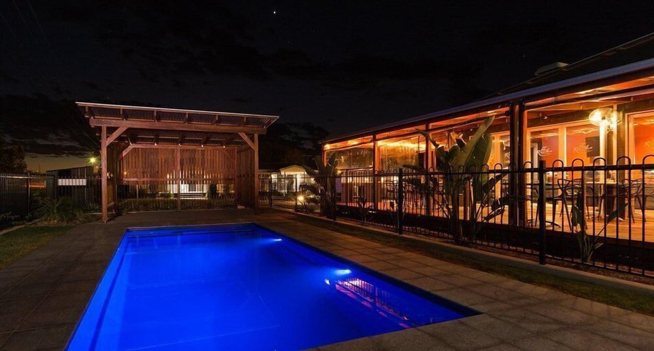 Sport & Beauty 5, The Rocks Motel, Murweh