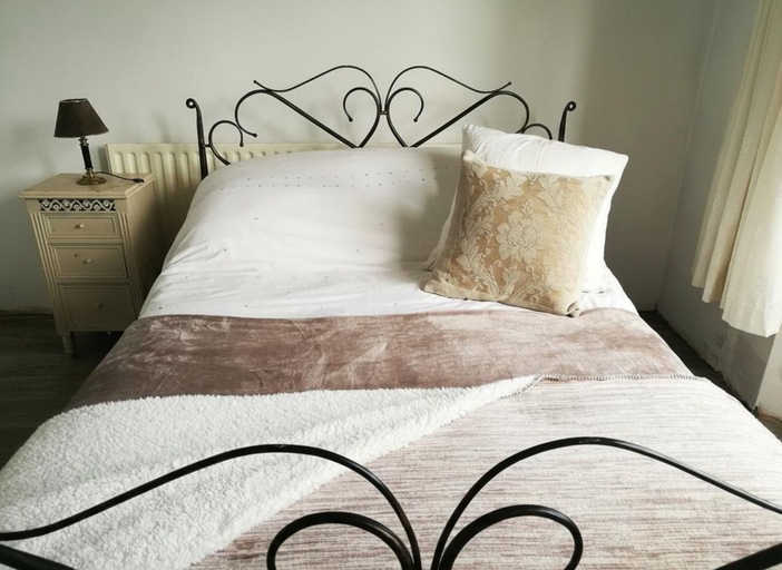 Bedroom 2, Nature Retreat - Sleeps 4 & Wild Ponies