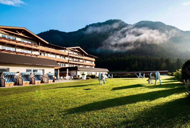 Exterior & Views 2, KUHOTEL Steinplatte, Trademark Collection by Wyndham, Kitzbühel