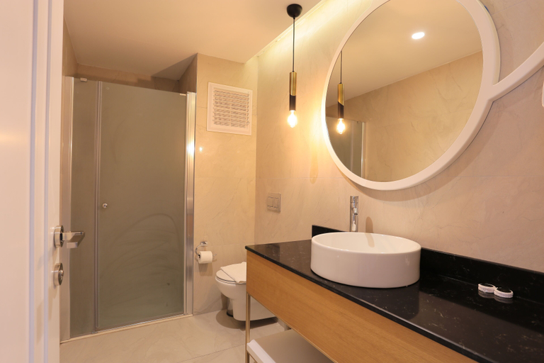 Bathroom 5, Çalcalar Hotel, Ula