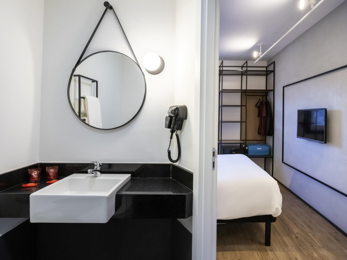 Bathroom 4, Ibis Botucatu, Botucatu