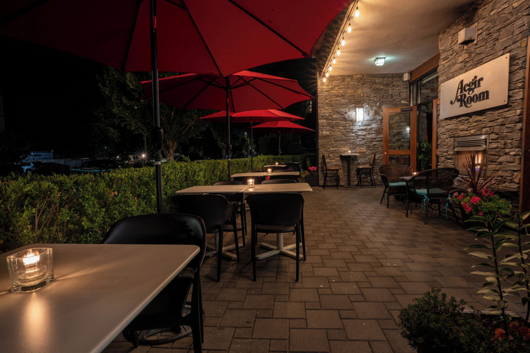 Food & Drinks 5, The Oswego Hotel, Capital