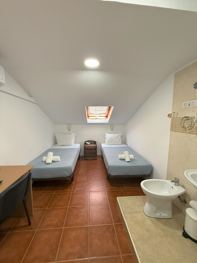 Bathroom 3, Pouso Dos Anjos, Lisbon