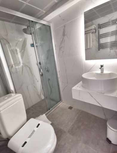 Bathroom 3, Temizay Hotel, Merkez