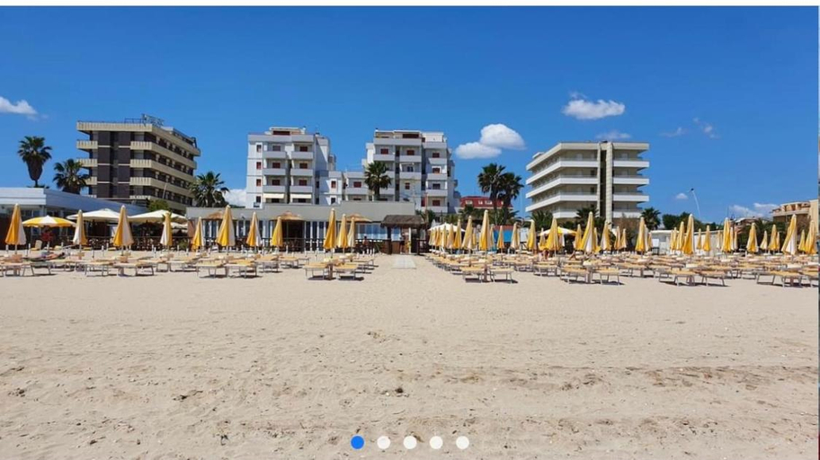 Others 5, Residence Anchisemare, Teramo