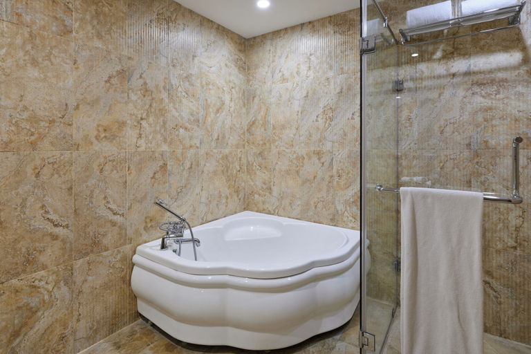 Bathroom 4, Zone by The Park Jammu, Jammu