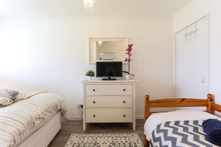 Bedroom 3, Sea View 3 Bedroom Seaside Property, West Sussex