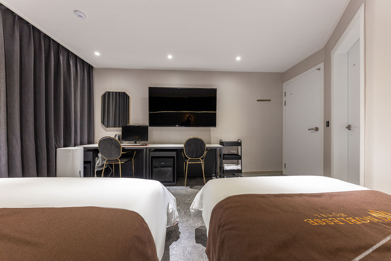 Bedroom 2, Cheonan Noblesse Hotel, Cheonan