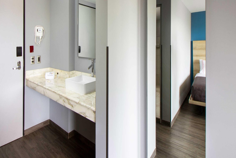 Bathroom 3, Hotel MX lagunilla CDMX, Trademark Collection by Wyndham, Mexico City