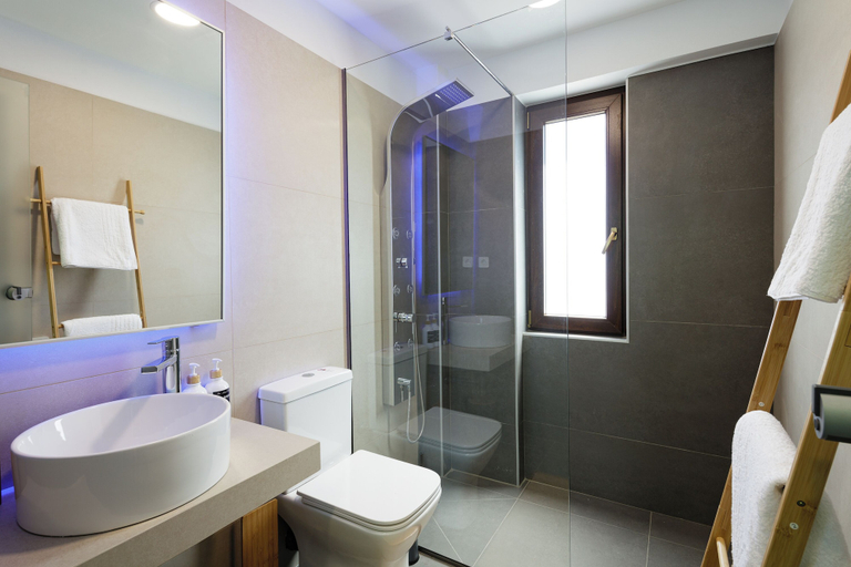 Bathroom, Coconut Palm Paradise, Crete
