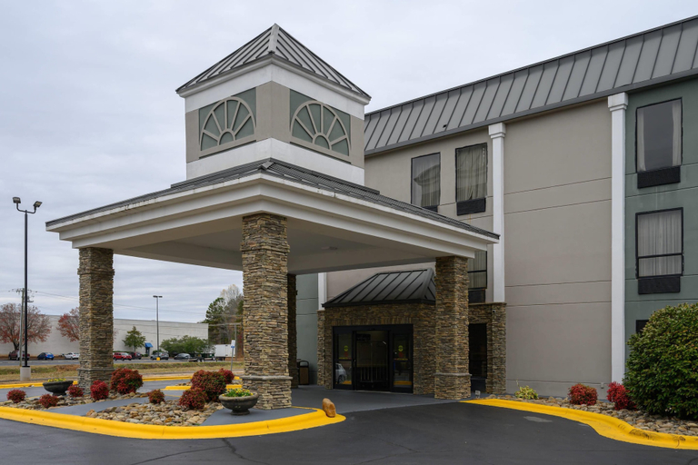 Exterior & Views 2, Quality Inn & Suites Lexington South, Davidson