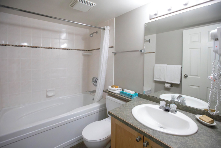 Bathroom 3, Panorama Vacation Retreat at Horsethief Lodge, East Kootenay
