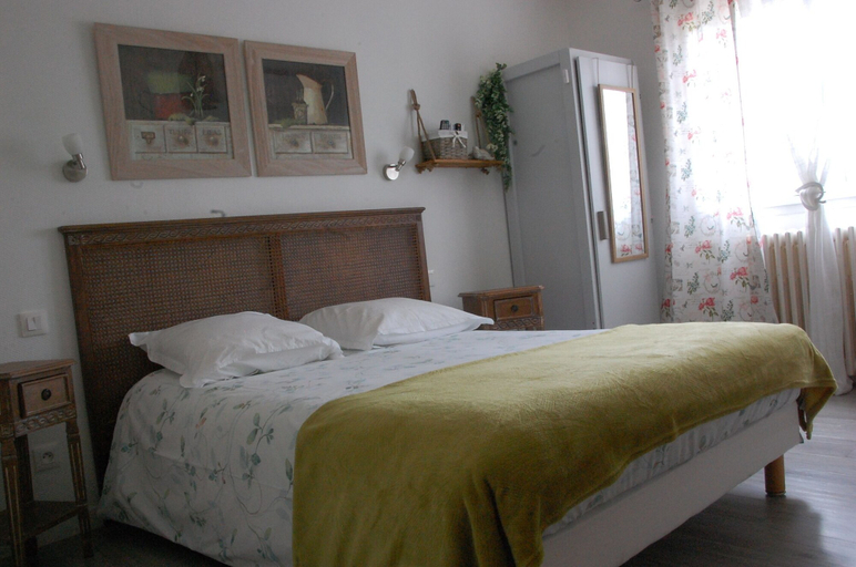 Bedroom 4, Le Pont de la Loire, Saône-et-Loire