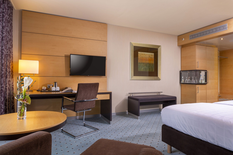 Bedroom 3, Maritim Hotel Düsseldorf, Düsseldorf