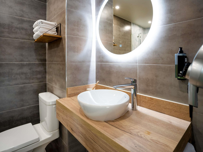 Bathroom 3, Ibis Styles Chatenay-Malabry Paris Sud, Hauts-de-Seine