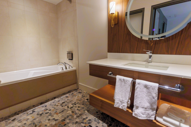 Bathroom 4, Hôtel-Musée Premières Nations, Communauté-Urbaine-de-Québec
