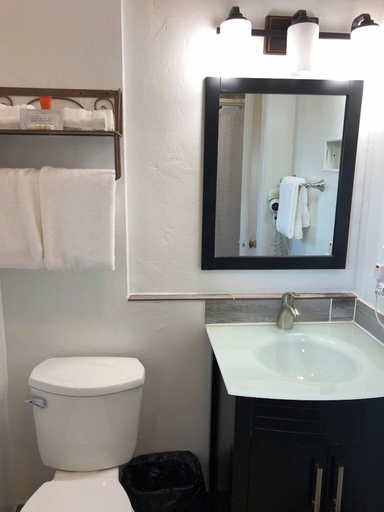 Bathroom 5, Ala Mar by the Sea, Santa Barbara
