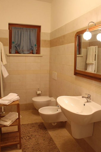 Bathroom 2, B&B Acero Rosso, Verona