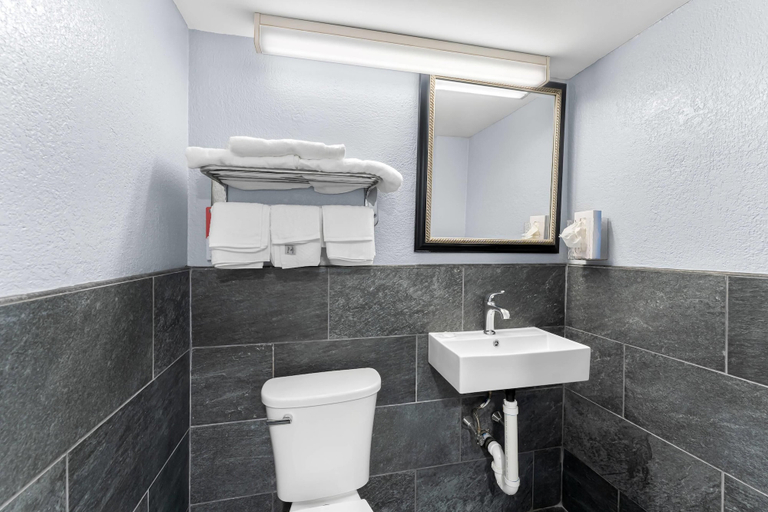 Bathroom 4, Econo Lodge Cranston - Providence, Providence