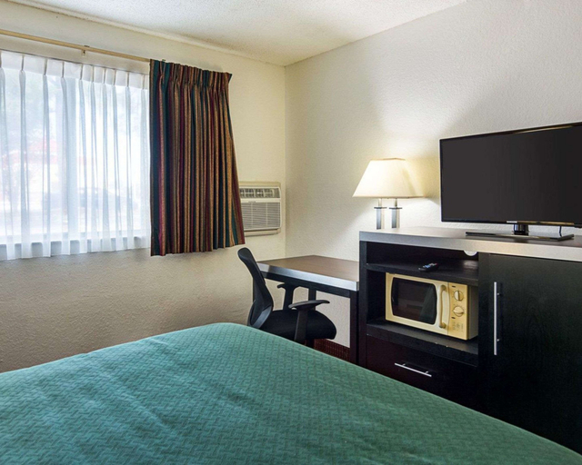 Bedroom 4, Quality Inn Chesapeake - Greenbrier, Chesapeake