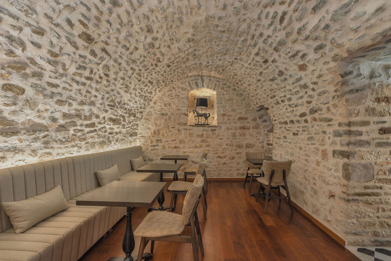 Food & Drinks 5, Stoes Hotel, Epirus