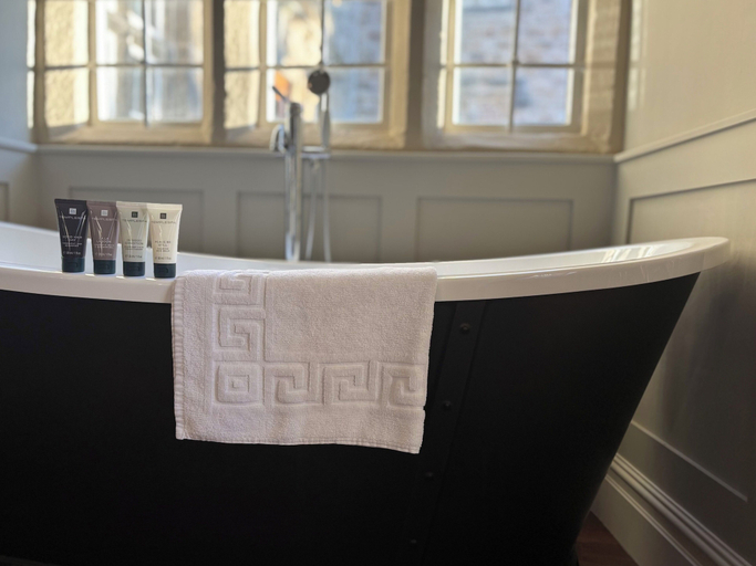 Bathroom 4, Manor House Hotel, Durham