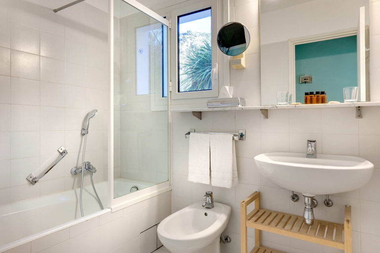 Bathroom 4, Auberge de la Madone, Alpes-Maritimes