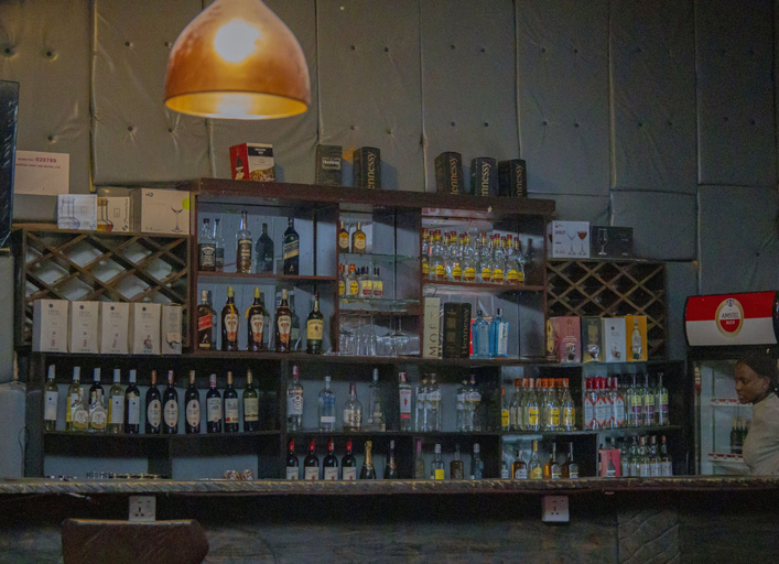 Food & Drinks