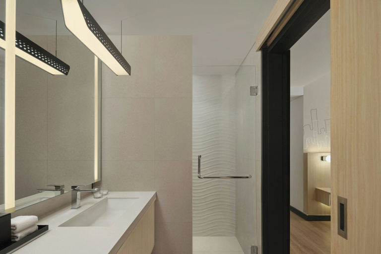Bathroom 5, Aloft by Marriott Jakarta Kebon Jeruk, Jakarta Barat