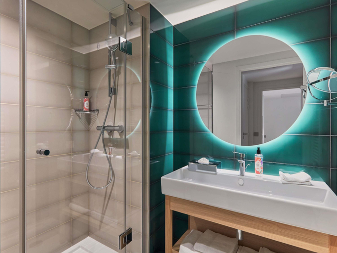 Bathroom 4, Aparthotel Adagio Paris Boulogne, Hauts-de-Seine