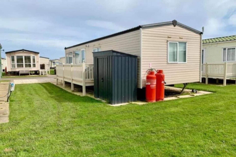 Others 4, Lodge - Sleeps 6 - Patio - Parking - Beach Close, Lincolnshire