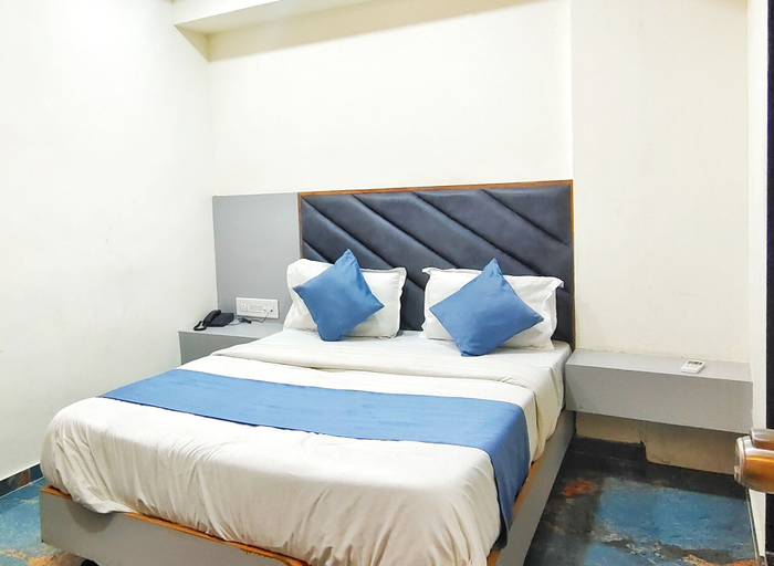 Bedroom 4, Hotel Krishna Park, Ahmadabad