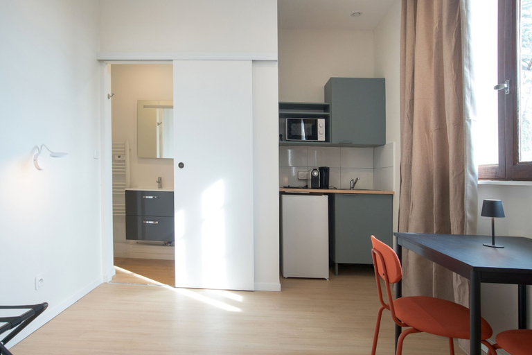 Others 4, Gab House, Rhône