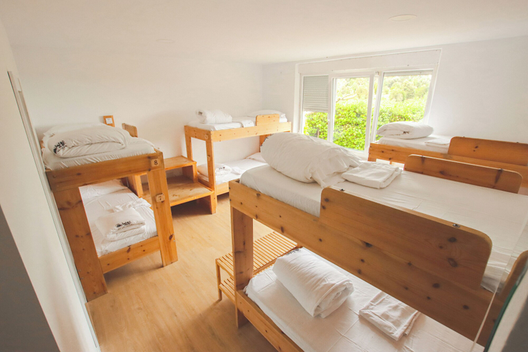 Room 2, Latas Surf House, Cantabria