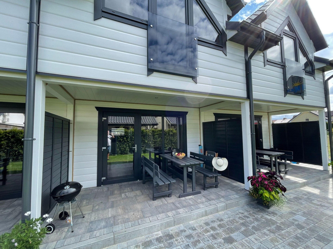 Others 3, Holiday Home With Terrace, Sauna, Kołobrzeg