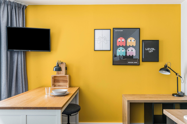 Room 3, Le Parc 42, Loire
