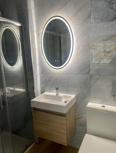 Bathroom 2, Finsbury Park Studios, London