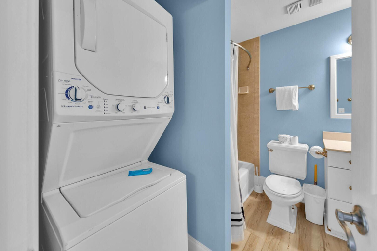 Bathroom 3, Commodores Retreat 301, Walton