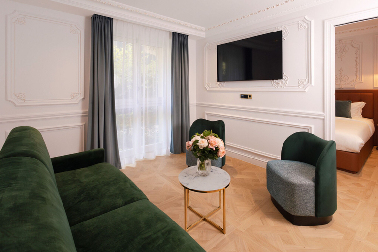 Others 5, Le Triomphe Paris, Paris