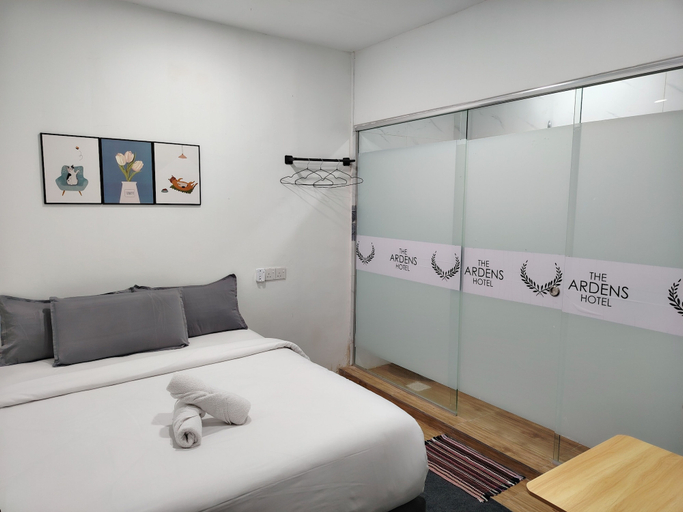 Bedroom 2, The Ardens Hotel - Pekan Nenas, Pontian