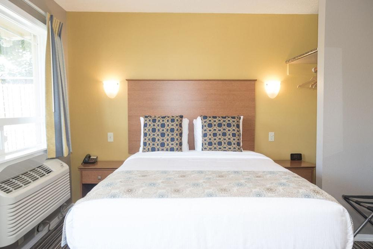 Others 3, Nordic Inn and Suites, Multnomah