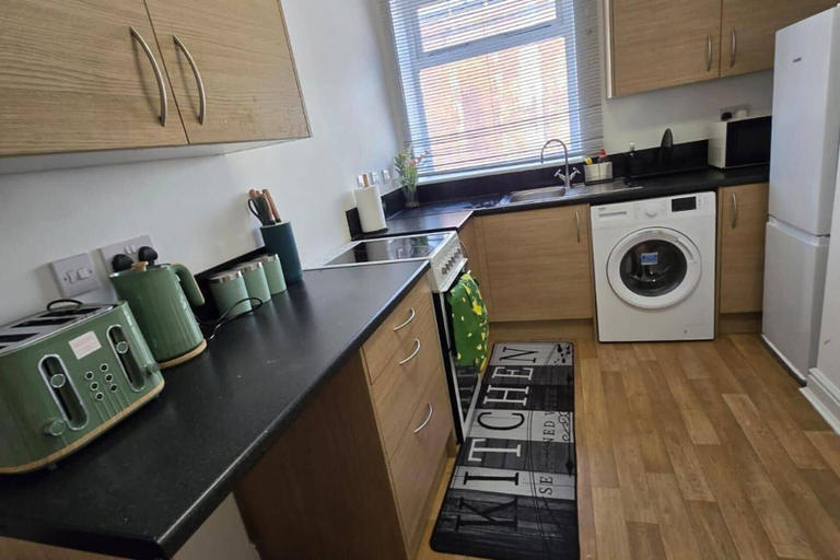 Private kitchen 3, 1 Bed - Sleeps 4 - City Centre, Wolverhampton