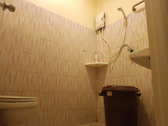 Bathroom 1, Tiki Bar-KanTiang, Ko Lanta